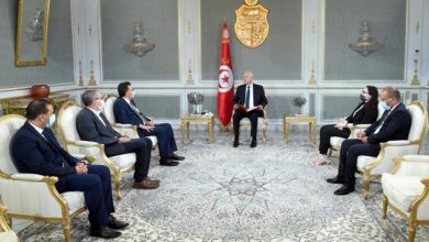 Photo of لقاء بين رئيس الدولة و عميد المحامين و أعضاء من رابطة حقوق الانسان