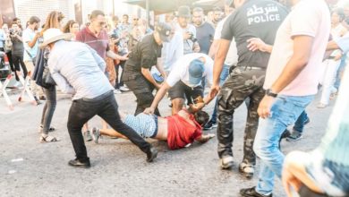 Photo of جمعيات و منظمات عربية تدين الاعتداء على المتظاهرين في تونس